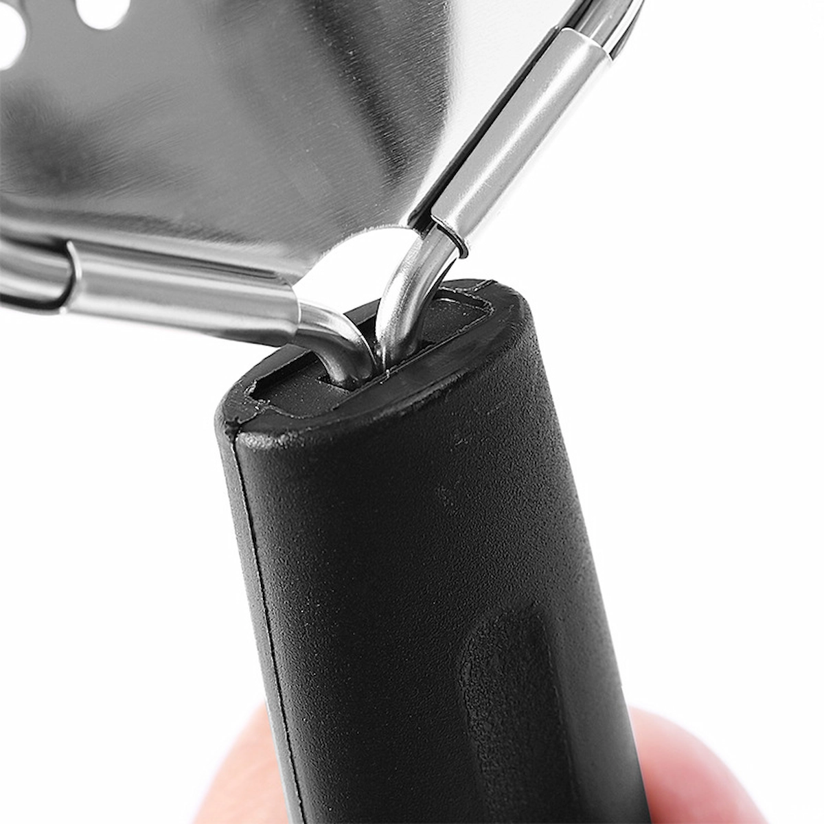 Close up view of the secure welding joint between stainless steel blade and black plastic handle KL-KA-GR-004